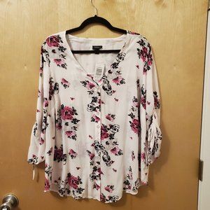 Torrid white skull blouse